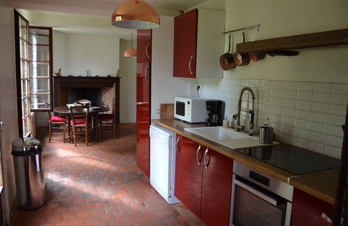 Cernoy House | In In a charming little village in front of a XVth century chapel and a castle