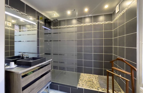 Cernoy House | In In a charming little village in front of a XVth century chapel and a castle