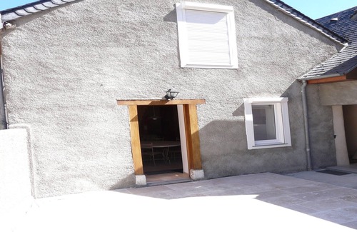 Clarac House | In Marignac, house of 70m2, all comfort, with closed courtyard. (5 people)