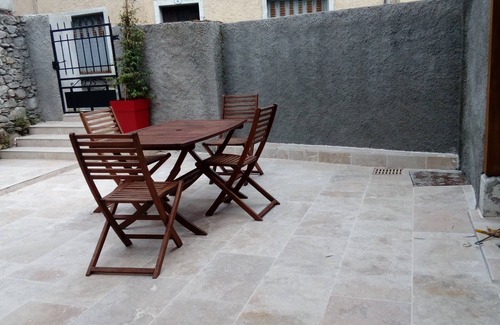 Clarac House | In Marignac, house of 70m2, all comfort, with closed courtyard. (5 people)