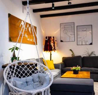 Campulung Moldovenesc Bed & Breakfast | In(n) Longfield Town