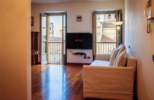 Historic Centre Apartment | [IN PIAZZA CASTELLO] Exclusive Apartment con Vista Unica su Piazza Castello