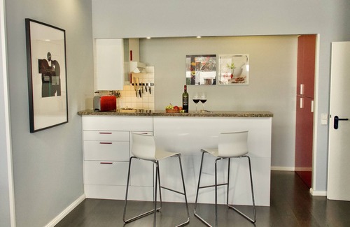 Augustenstraße Apartment | In the center, 2-room apartment, 75 sqm, 20% DISCOUNT from 1 month! W-Lan, TG., partly with AC!