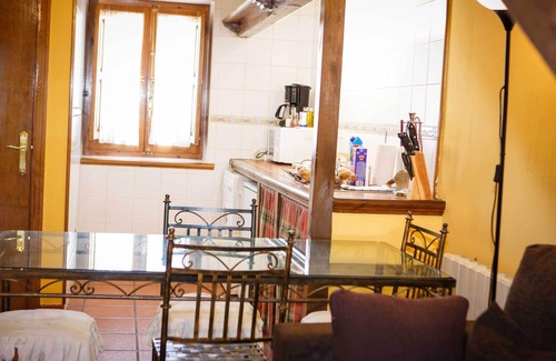 Horcajuelo de la Sierra Ski Chalet | In the Rajalhondo house you can enjoy a front patio with barbecue and garden furniture