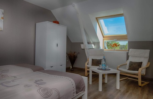 Vauxaillon Bed & Breakfast | IN THE FLOWER GARDEN