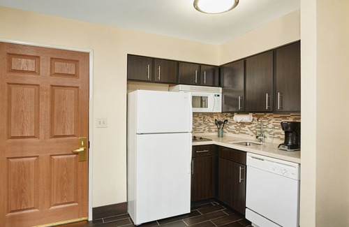 Glenview Apartment | In "The Glen" Business District. Free Breakfast. Indoor Pool. Studio at Staybridge.