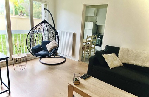 Roissy-en-France Apartment | In the heart of the village of Roissy en France, 5 min CDG