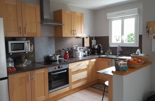 Etauliers Condo | In the heart of the Blayais region, quiet, spacious apartment 800 m from town center.