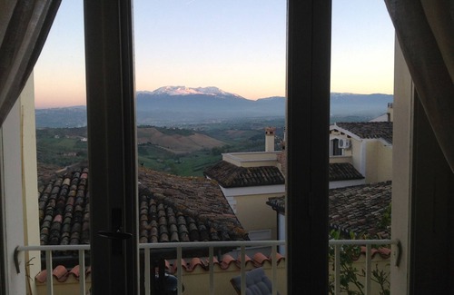 Case Fornace House | In the heart of the historic center b&b with terrace and breathtaking views. EXCLUSIVE USE.