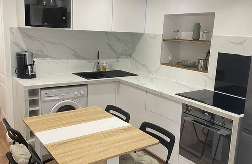 Juziers Apartment | In the heights of Juziers! Ideal studio for rest and escape!