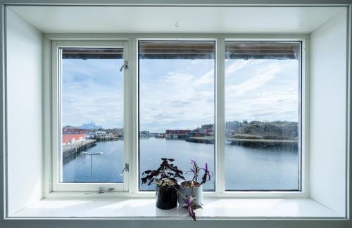Stamsund Apartment | In the middle of Lofoten! Unique and spacious on the docks.