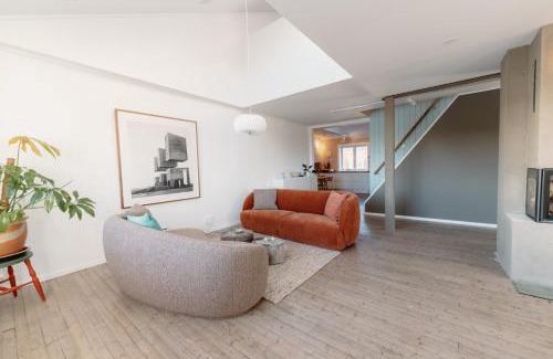 Stamsund Apartment | In the middle of Lofoten! Unique and spacious on the docks.