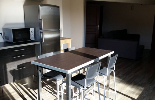 Mondragon Apartment | In the middle of the vineyards heated pool air conditioning inwinegrower's house