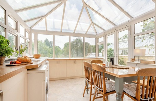 Malmesbury Cottage | In the secluded valley of Woodbridge Brook, lies The Mill Lodge.