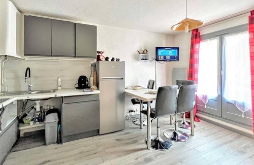 L'Esperou Apartment | In the southern foothills of the French Massif Central, the Cevennes, this compact vacation home wel