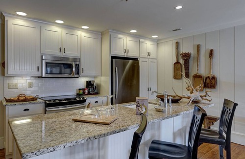 Highlands House | In-Town Luxury 2 Br Apartment - 205 S. 4th Street