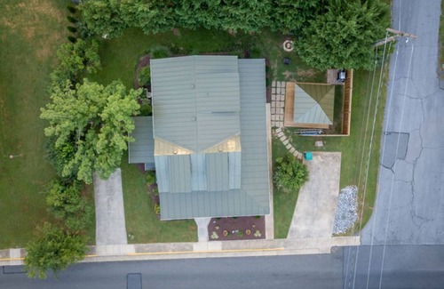 Luray House | In town spacious home hot tub WIFI minutes from area attractions