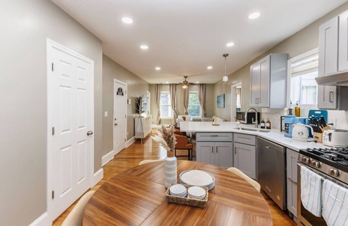 Roxbury Apartment | In-Unit Laundry | Your Family & Friends Space