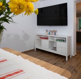 Voinesti House | In Varful Dealului