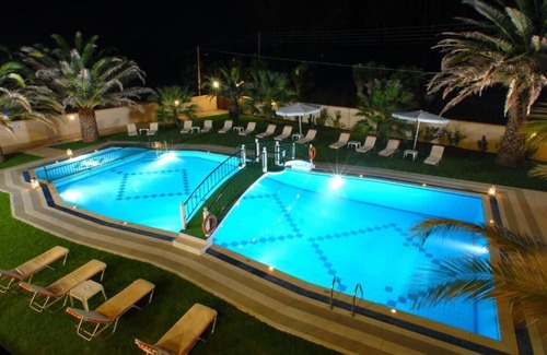 Termenades Apartment | In villa Luxury Ground Floor apartment with pool near Sidari