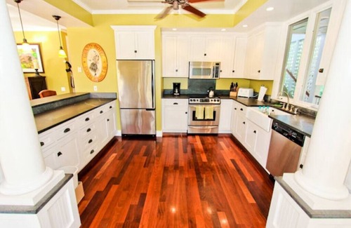 Kekaha House | Incredible Kekaha Beachfront Estate for 10!