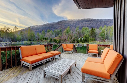 Chichester House | Incredible Lake House with Stunning Mountain Views (swimming lake)