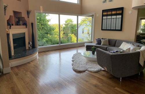 Northeast Yonkers House | INCREDIBLE/LUXURIOUS 3BDR HOME, 20 MIN FROM NYC
