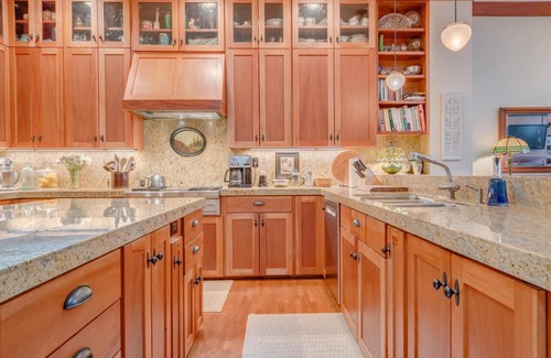 McMinnville Apartment | Incredible Luxury Loft in Historic Downtown McMinnville