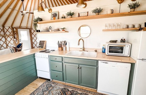 Bryant Pond House | Incredible Spacious Yurt with Hot Tub and Fire Pit Surrounded by Nature for an Unforgettable Glamping Experience in Woodstock, Maine