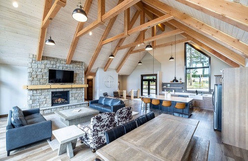 Deadwood Cabin | Incredible Views from this Hilltop Lodge w/5000 Sq. Ft. and 3 Fireplaces!