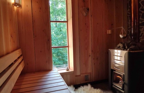 Egliseneuve-d'Entraigues Cottage | Independent cottage, very comfortable, wifi, Sancy near Super Besse