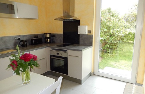 La Charite-sur-Loire Apartment | Independent lodging in the medieval city of La Charité sur Loire 100m from the Loire
