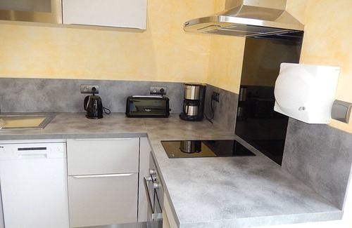 La Charite-sur-Loire Apartment | Independent lodging in the medieval city of La Charité sur Loire 100m from the Loire