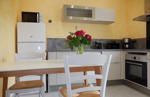 La Charite-sur-Loire Apartment | Independent lodging in the medieval city of La Charité sur Loire 100m from the Loire