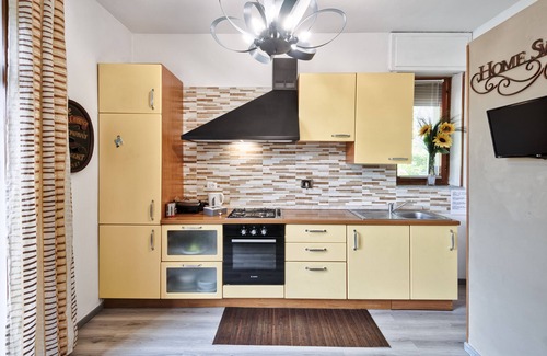 Avigliana Apartment | Independent apartment with garden directly on the Avigliana lake.