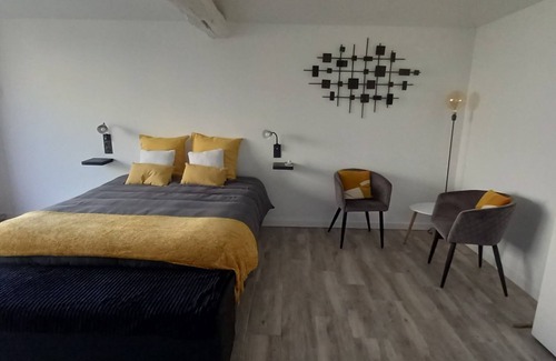 Monbahus Bed & Breakfast | Independent guest room