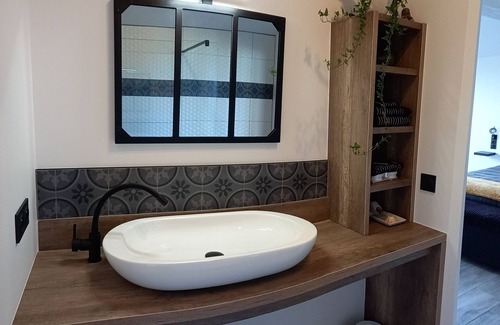 Monbahus Bed & Breakfast | Independent guest room