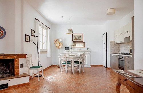 Ognina Villa | Independent house with garden, 200 m to the sea, quiet, WiFi, aircon, 9 people
