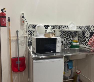 Prenestino-Labicano House | Independent INT-E Room with Bathroom and Break Corner