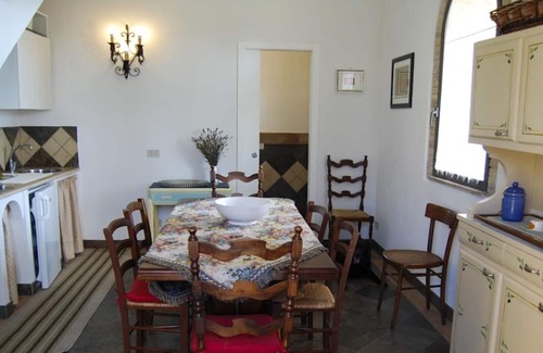 Il Poggio Villa | Independent residence sleeping 10 + 3, divided into three apartments. Acquapendente