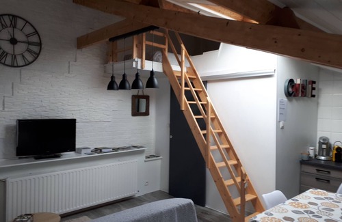 Lavaux-Sainte-Anne Apartment | Independent studio on the 1st floor less than 1 kilometer from the Château de Lavaux