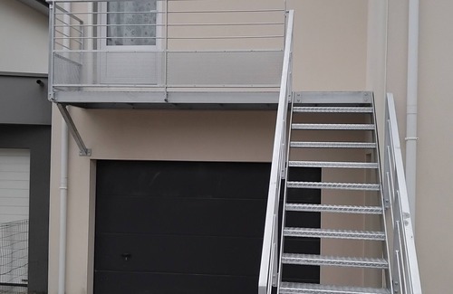 Liffre Apartment | Independent studio with mezzanine