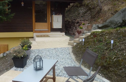 Lauenen Bei Gstaad Ski Chalet | Indian summer in Anniviers: Chalet Les Frasques, nature, sauna, chalet 36m2