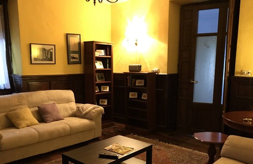 Loro Villa | Indiana House between Pravia and Salas