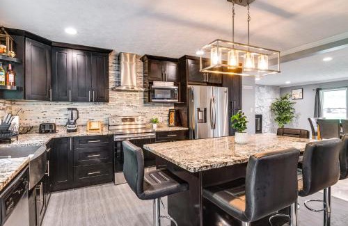 Wayne House | Indianapolis Vacation Rental about 8 Mi to Downtown!