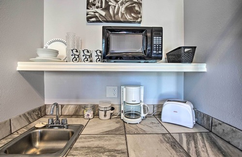 Indio Villa | Indio Casita: 2 Mi to Coachella & Stage Coach!