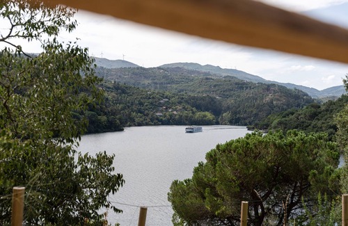 Pacos de Gaiolo Villa | Individual Private Suites With An Astonishing View Over the Douro River