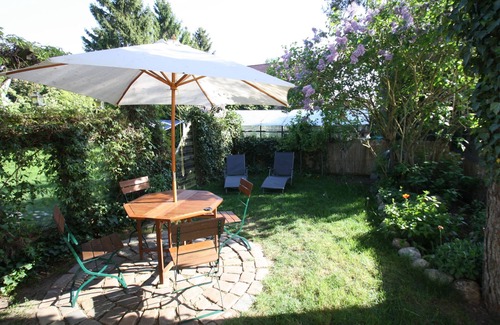 Pinnow House | Individuel Guesthoese with charme, central and quite situated by a lake 600m