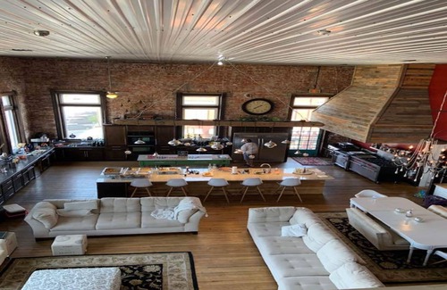 Sandusky House | Indoor Basketball Court, Movie Theatre & Rooftop-Private 3rd floor Penthouse!