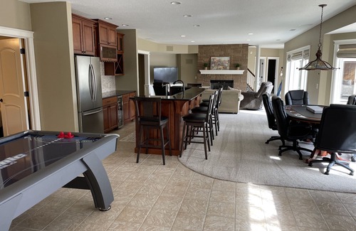 East Leroy House | #Indoor Pool, #Lakefront, #Indoor #Pickleball, Sleeps 30